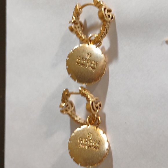 AUTHENTIC GUCCI GOLD TONE GG FAUX PEARL AND CRYSTAL EARRINGS - Picture 4 of 6